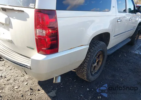 2010 Chevrolet Suburban 1500 Ltz z USA, uszkodzony, nr VIN 1GNUKKE36AR211783